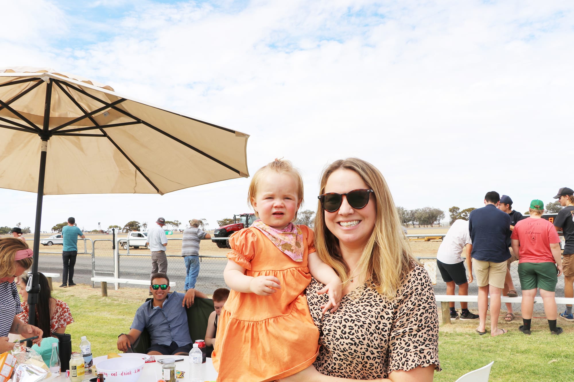 Bonnie and Greta Gillian.