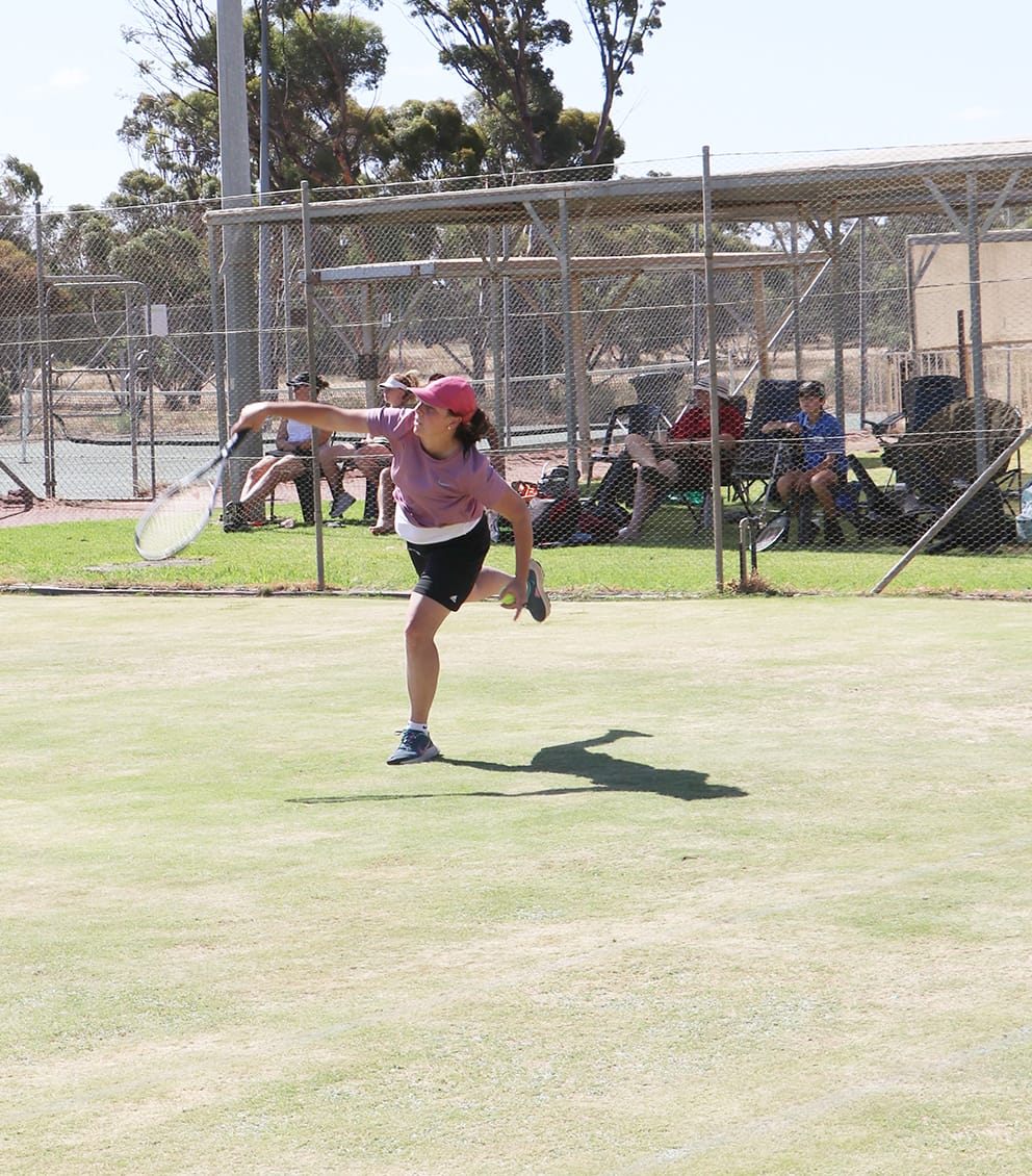 Wirrim Takes Tennis Points