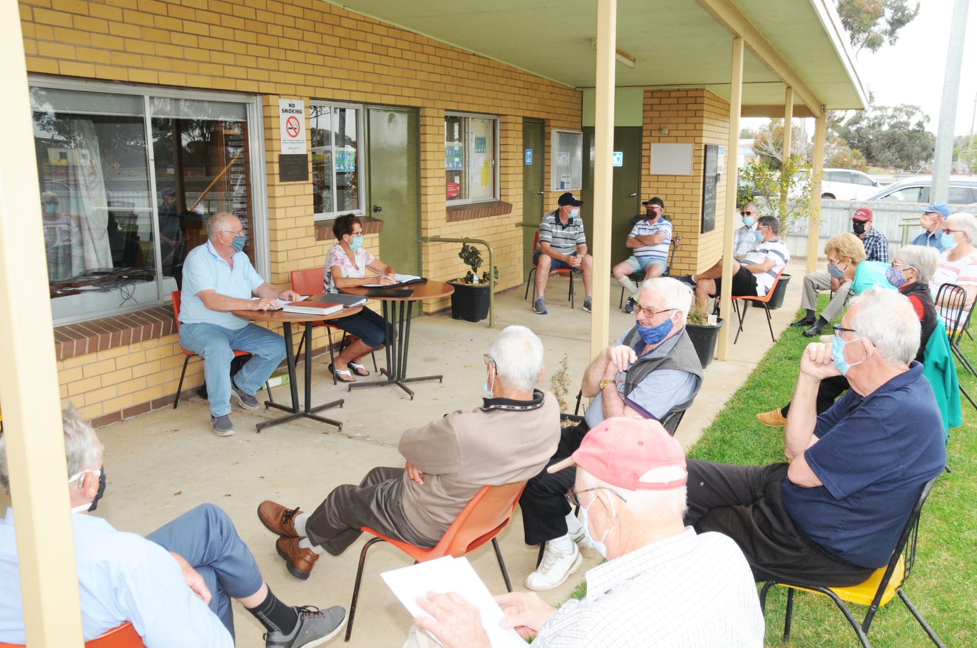 Donald Golf Bowlers Prepare