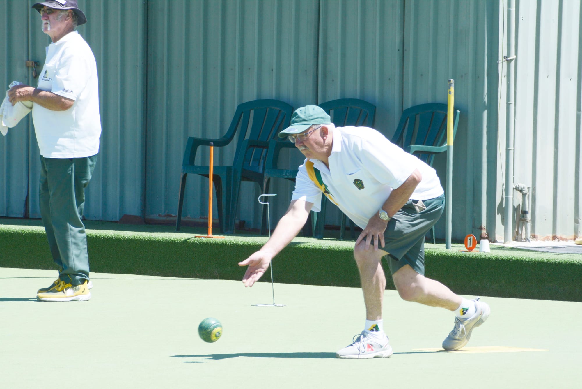 St. Arnaud Edges Out Donald Golf Bowlers