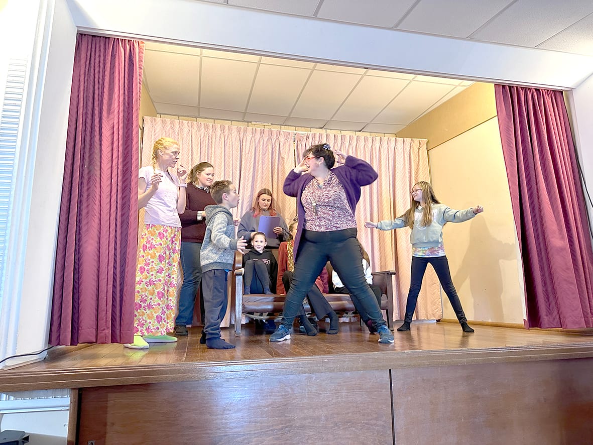 Dr Sunny in hysterics: left to right, Jodie Drake playing Molly Burke, Jack Pearse, Melinda McEwen playing Mara Wright (sitting, obscured), Samantha Clark playing Saraha Desmond, Sonja McLoughlan playing Dr Sunny McMillan, Arleea Sarre (obscured), Erin Clark.