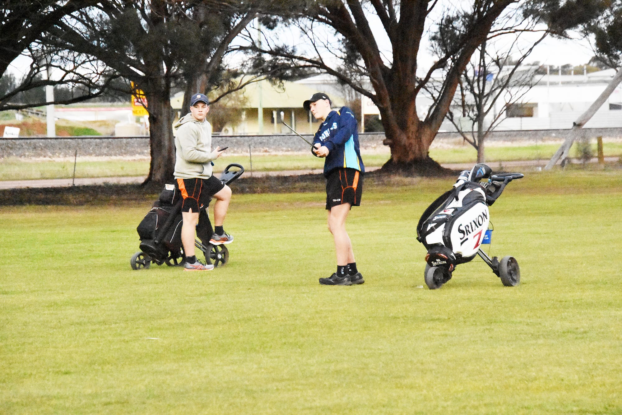 Juniors Take to the Course