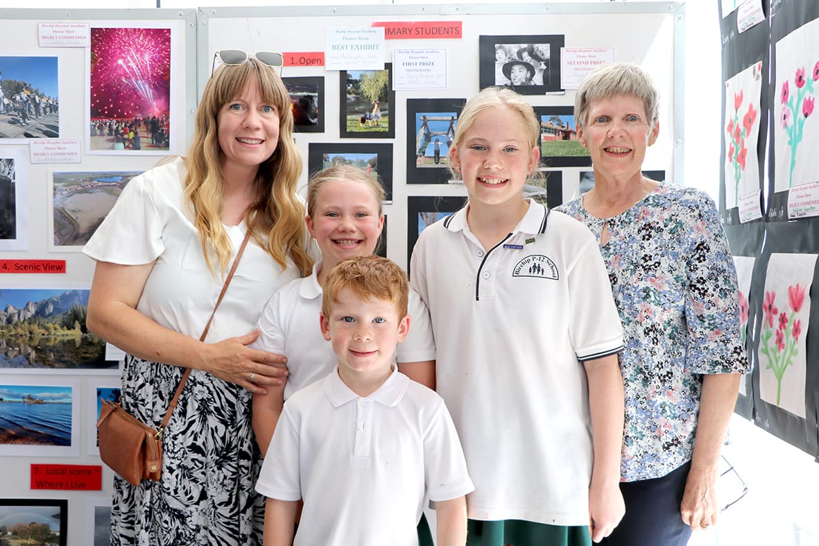 Bree-Anna Poyner, with children Jaymee, Brodey and Ashlei, and Nanna Ann Dunstan.