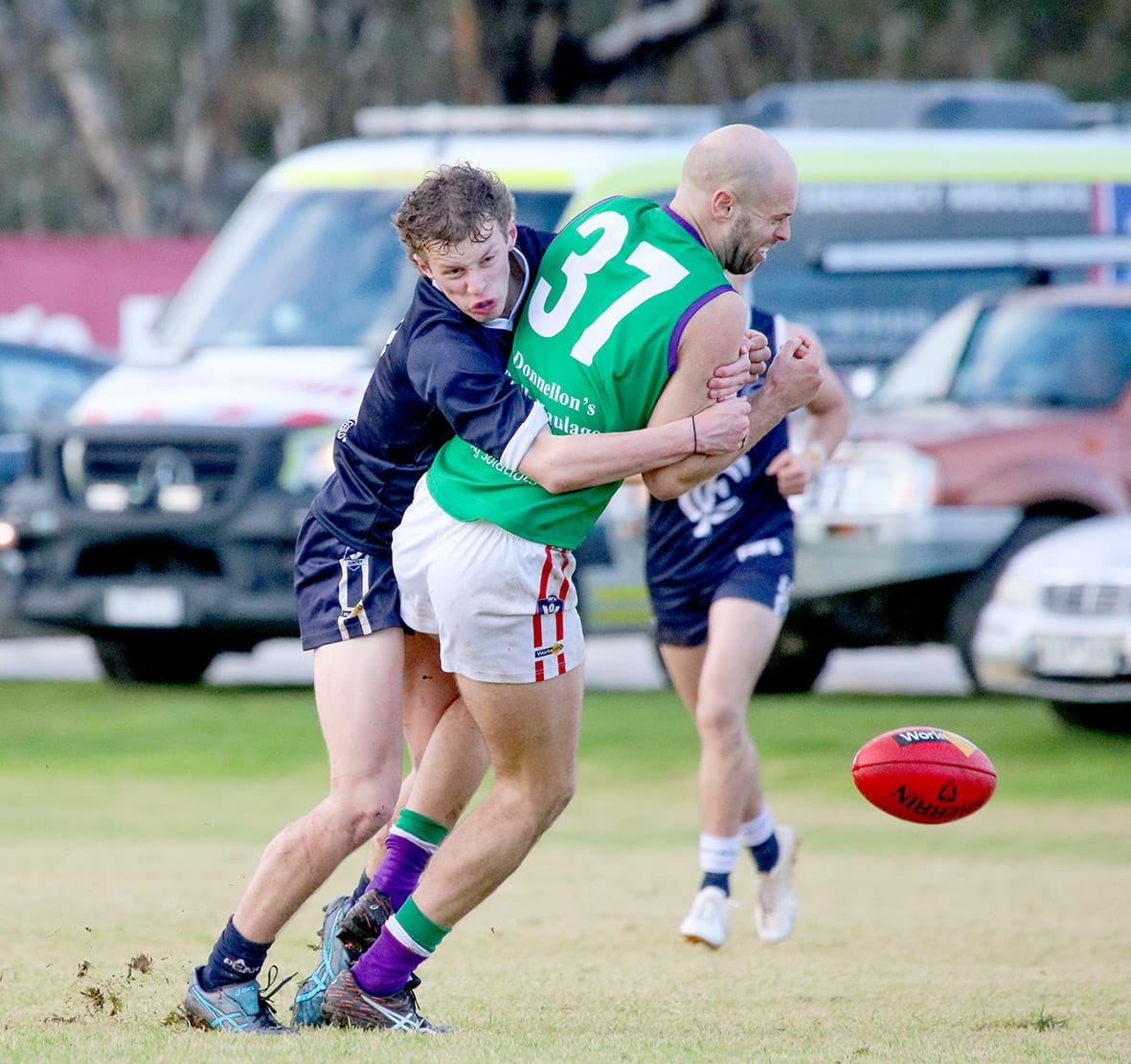 Vintage Gordon Drags Bulls Home . . . Oh So Close Navies!