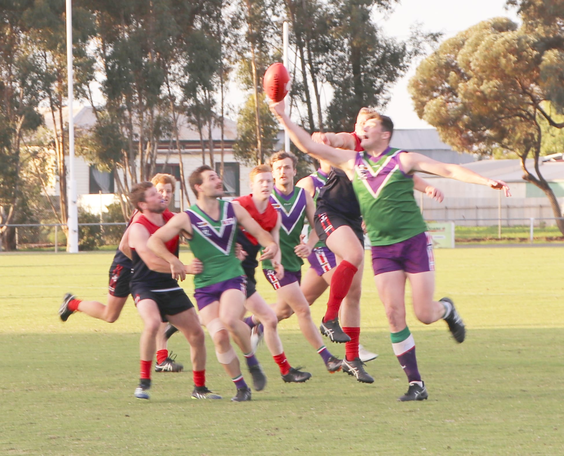 Battling Bulls Contain Hard Working Dees