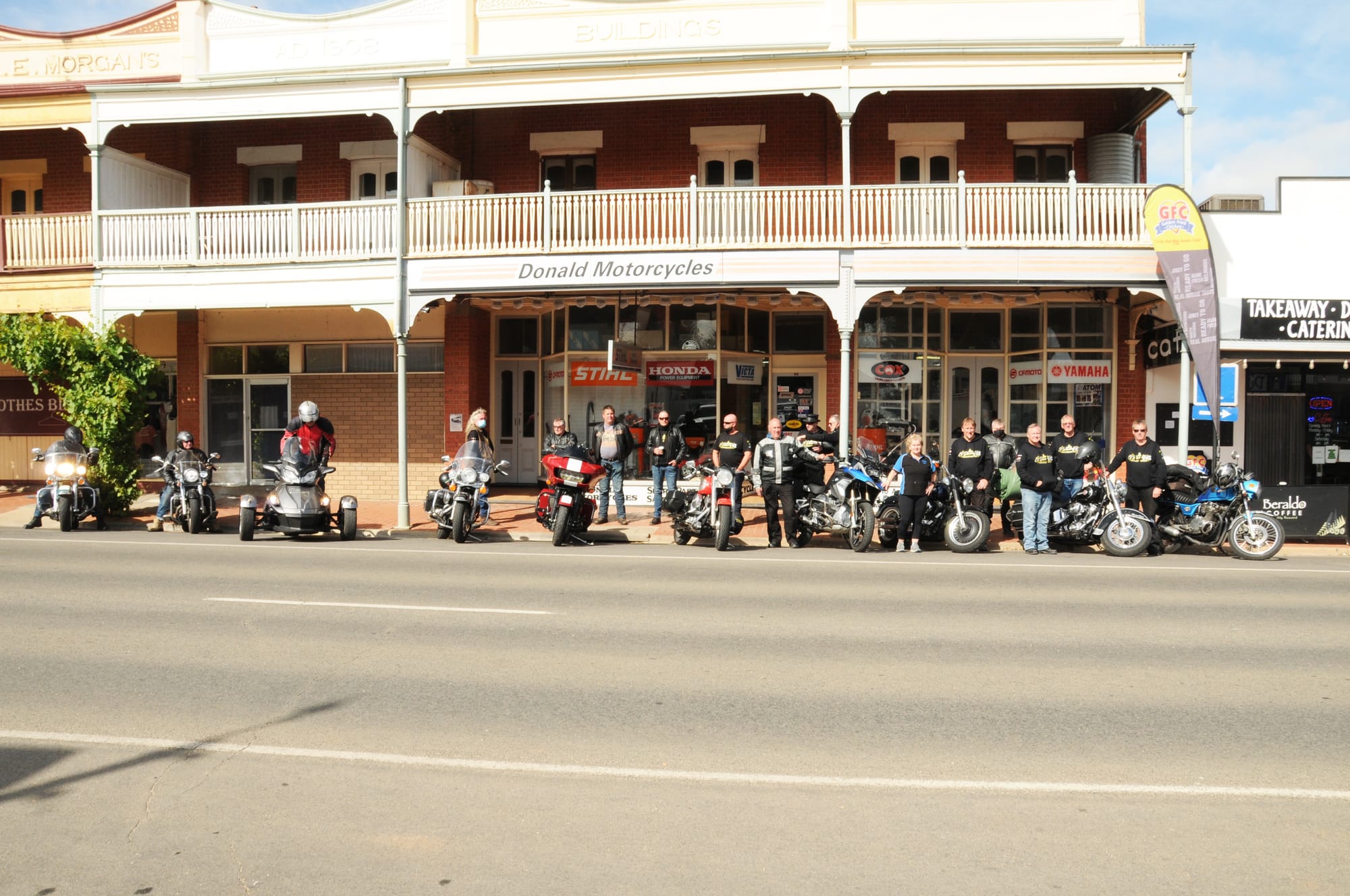 Support from “El Disaster” Riders