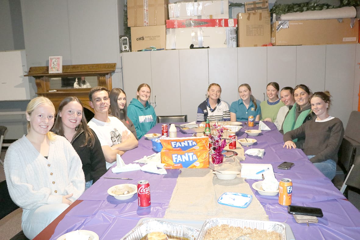 Young Leaders Exchange Ideas