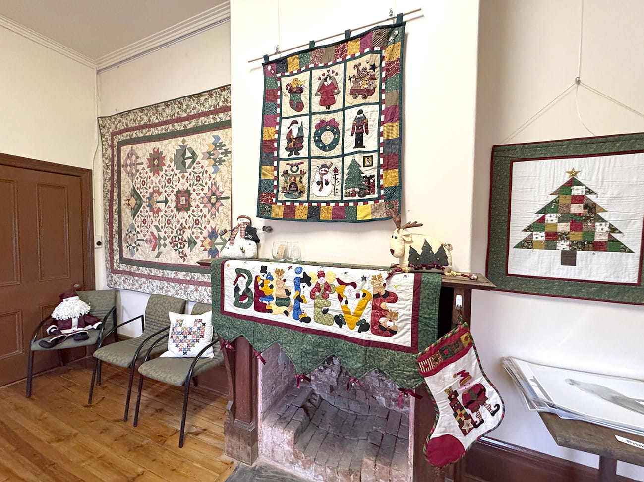 Charlton’s Courthouse Gallery – Patchwork of Colour and Creativity