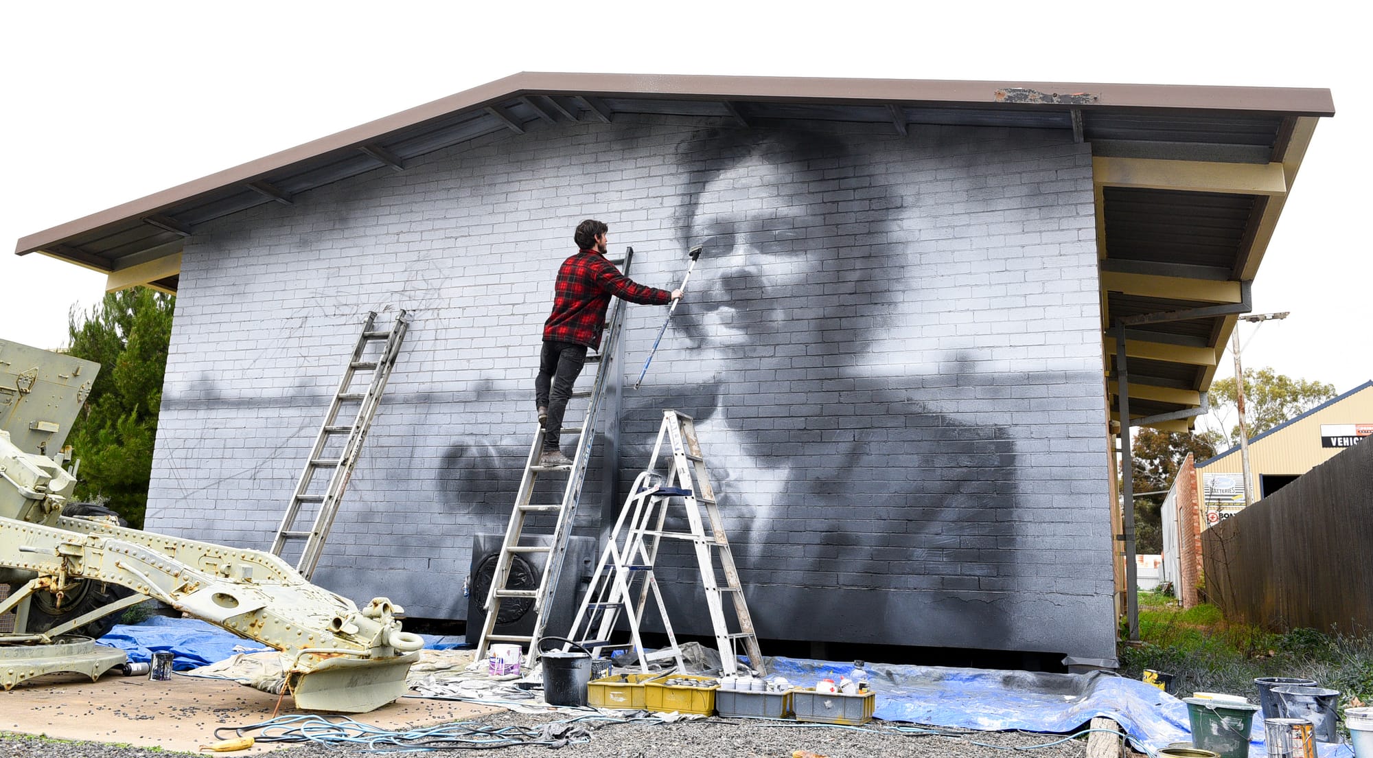 Tribute to the Land Lasses