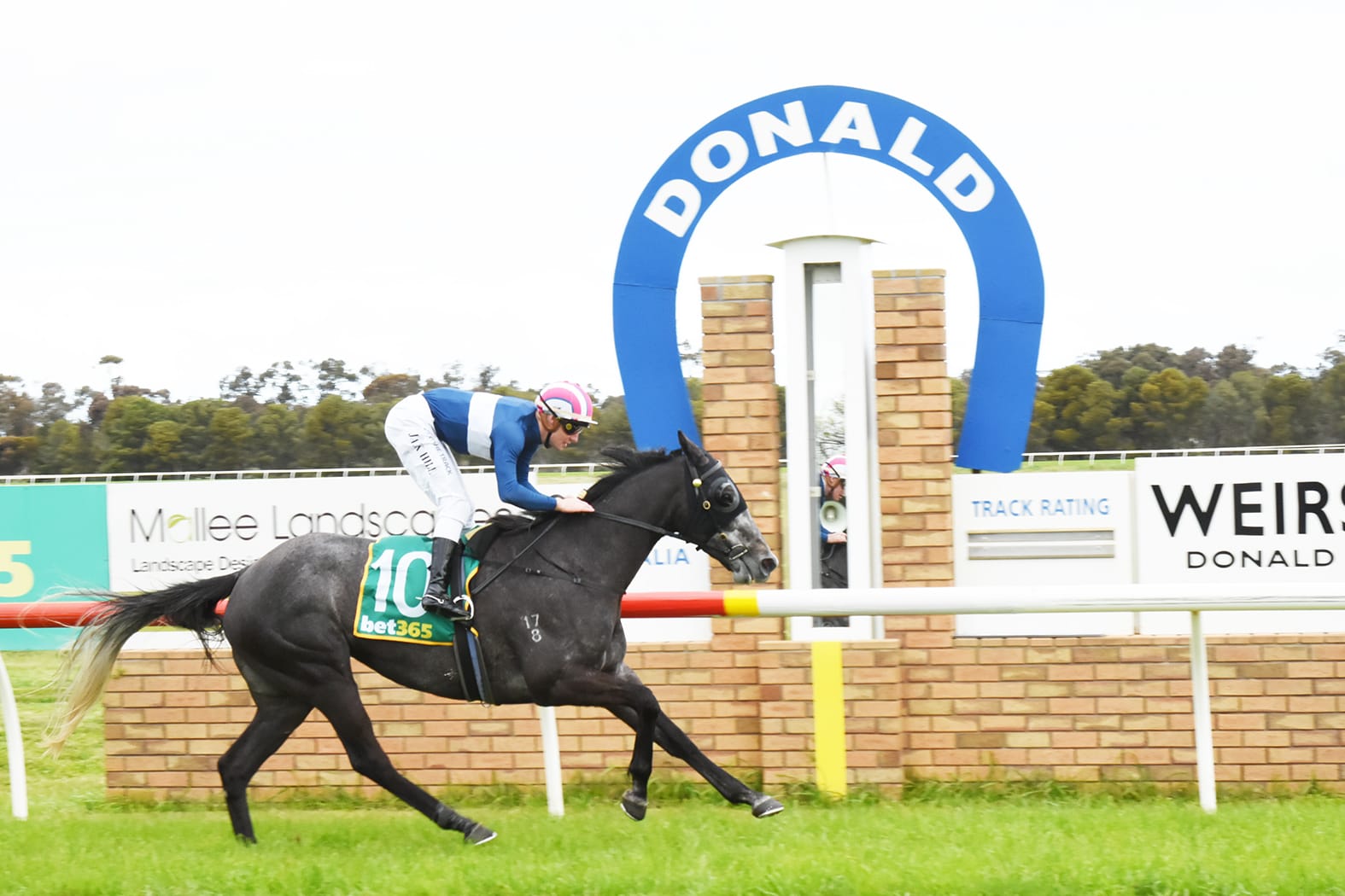 Footballers Boost Race Numbers