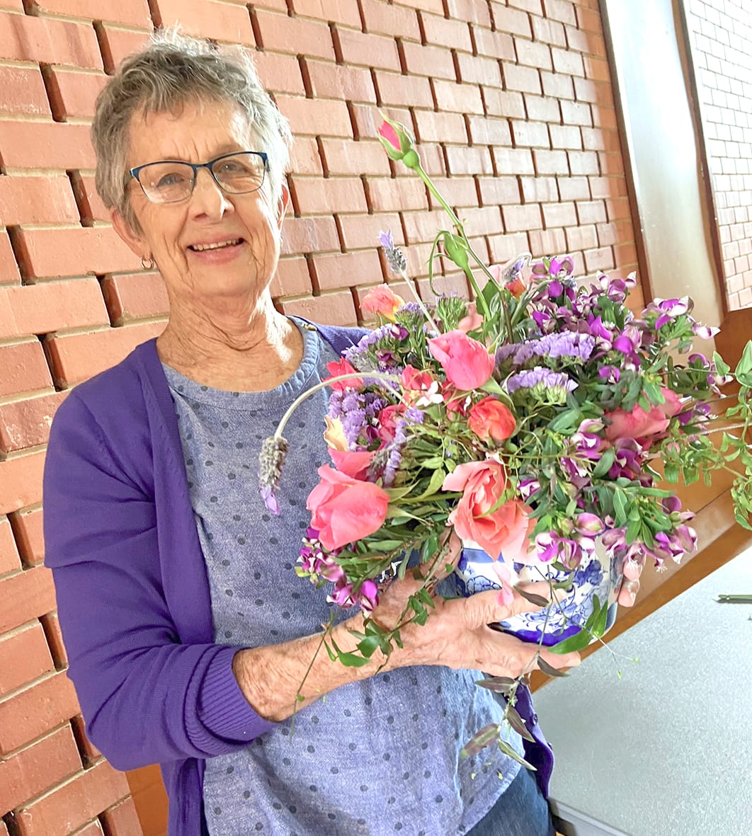 There’s nothing like a beautiful bouquet of Spring flowers which NCGC President, Aileen Allan showcases as she celebrated the success of the 2024 Charlton Open Garden Day.