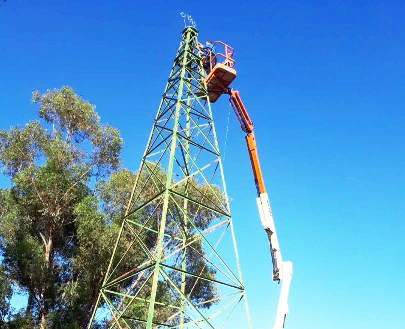 Towering Display Lights Up Donald’s Skyline post image