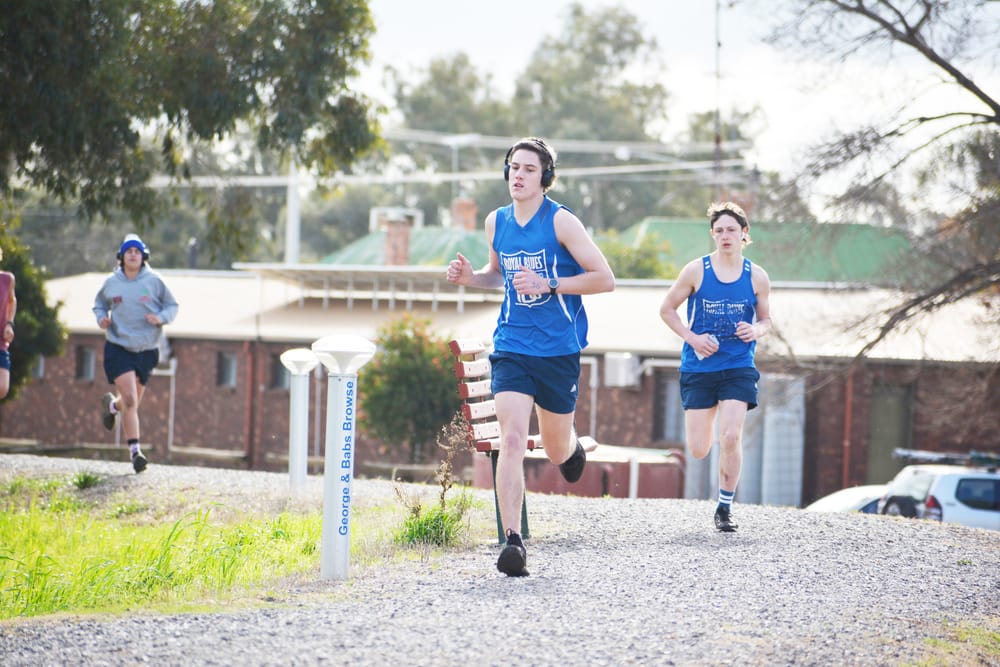 Donald High School: Banyenong Clinches Cross Country post image