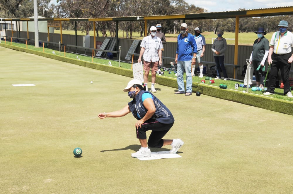Donald Golf Bowlers Get a Feel for the Green post image