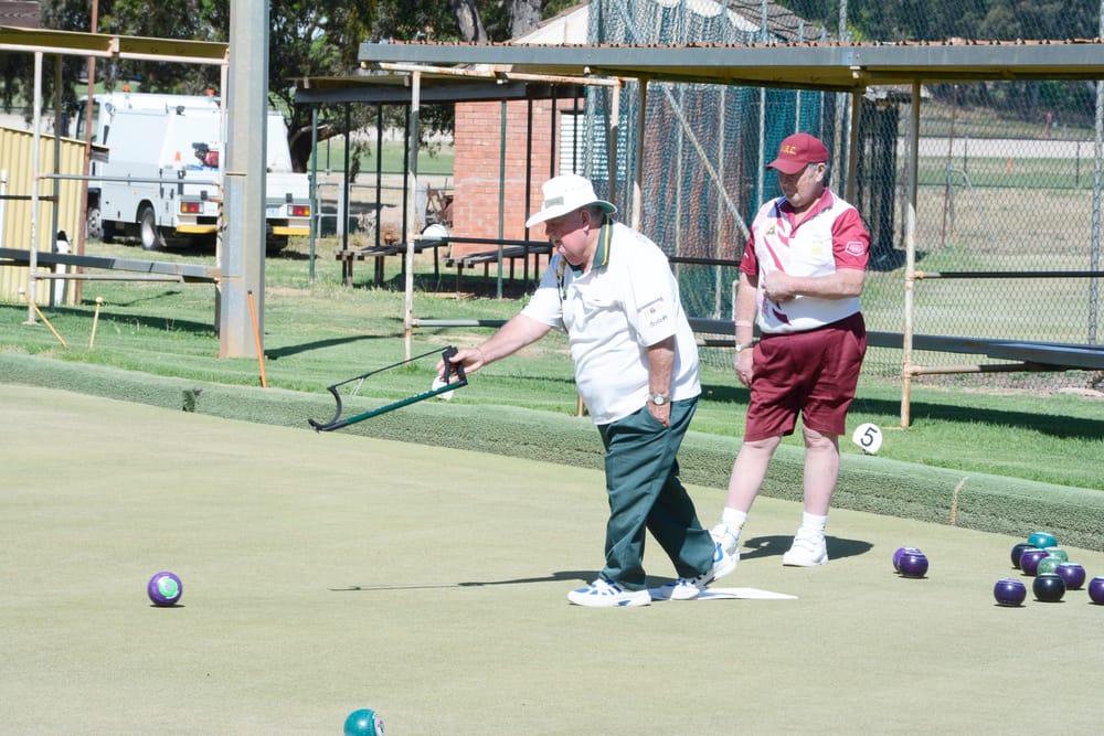 Mixed Results for Donald Golf Bowlers post image