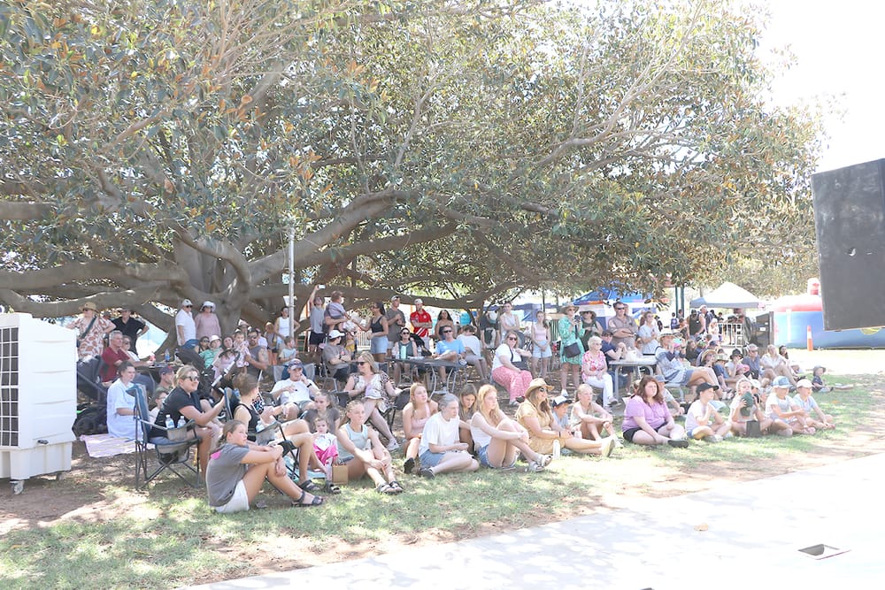 Birchip’s Mali Heart Street Art Festival: Cumming Avenue a Hive of Activity post image