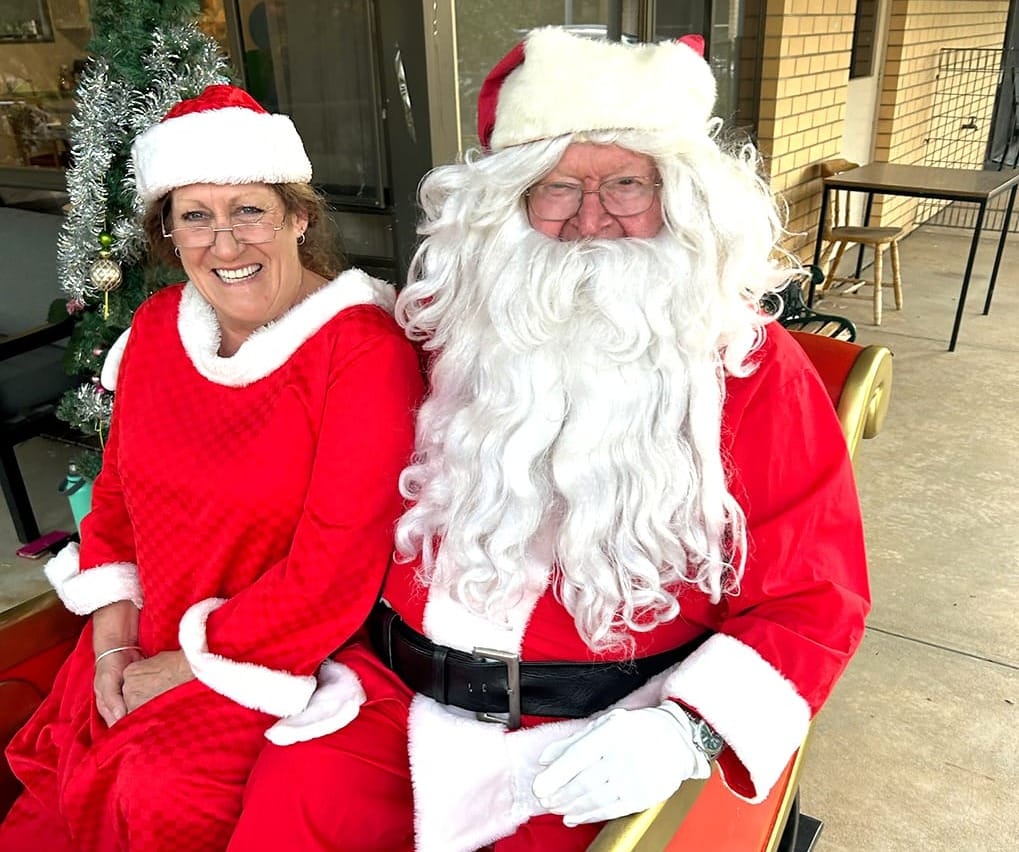 Early Visit from Santa and Mrs Claus post image